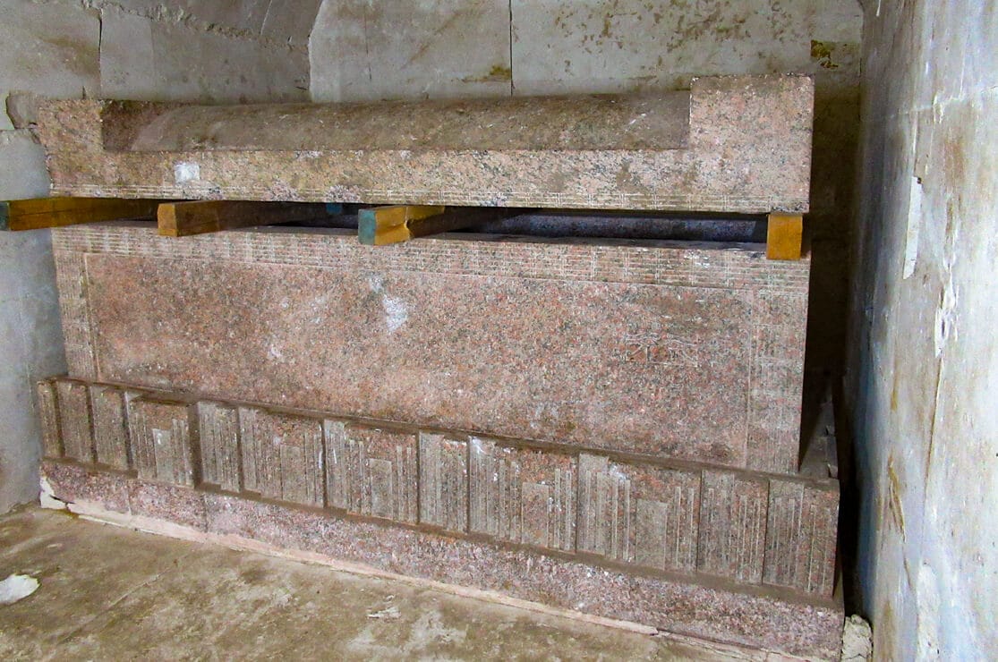 Sarcophagus, Black Pyramid